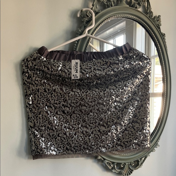 RUUM Shimmering Silver Sequin Skirt - Picture 1 of 5